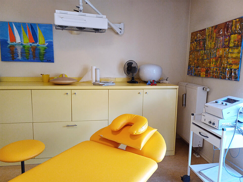 Behandlungsraum der Praxis Physio Rahim in Bergisch Gladbach