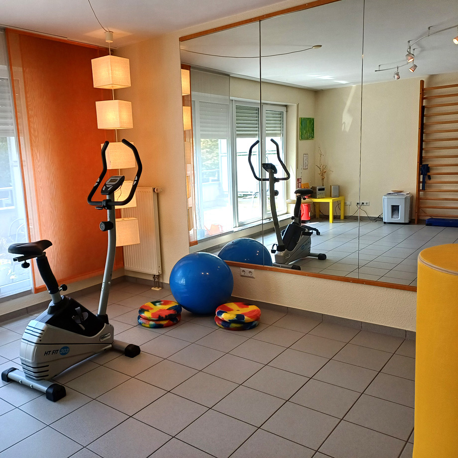 Behandlungsraum der Praxis Physio Rahim in Bergisch Gladbach